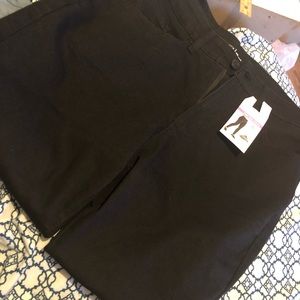 Sz 16 black skinny jeans NWT